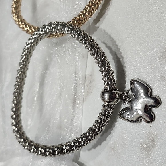 2 Braclets Silver/Gold Tone Bow Charm Bracelets - Picture 2 of 3